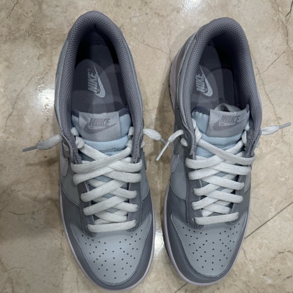 Nike Dunks Two-Tone Grey - Picture 3 of 5